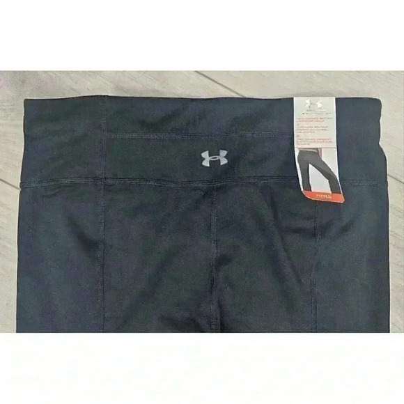 NWT Under Armour Women's Compression Capri Leggings Black Pink Size Small - Picture 4 of 8